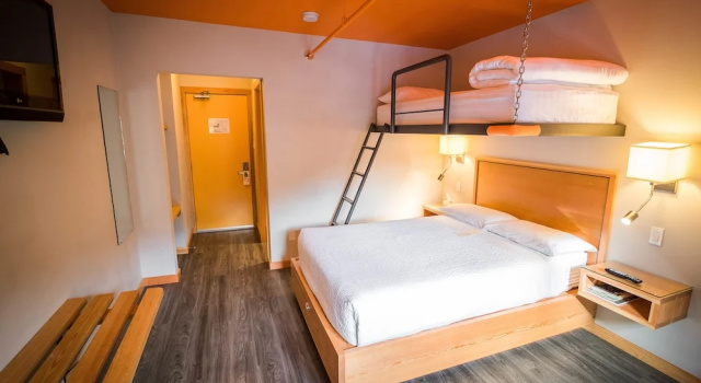Четырёхместный номер Economy Adventure Hotel