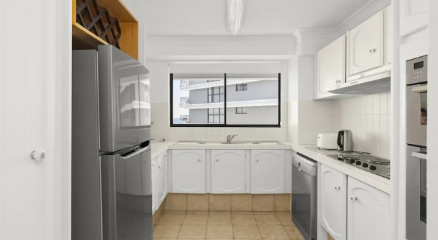 Четырёхместный номер Standard с балконом и с видом на сад Gemini Court Holiday Apartments