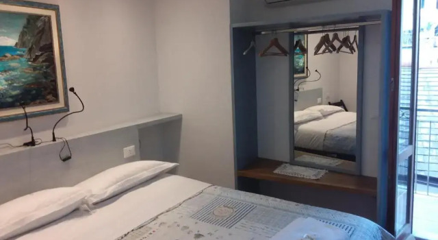 Трёхместный люкс Deluxe Rina Rooms