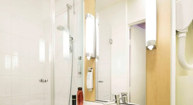 Номер Standard ibis Versailles Château