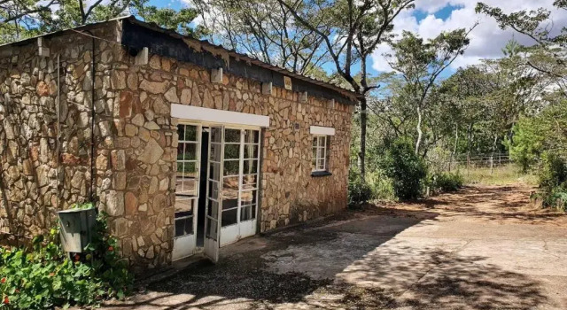 Beautiful 1-bed Cottage in Juliasdale, Buchen Sie Ferienhaus Villen in Manicaland, Villa