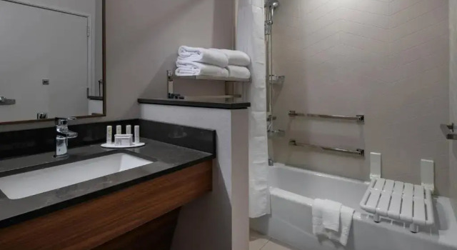 Четырёхместный номер Standard Fairfield Inn & Suites by Marriott Klamath Falls