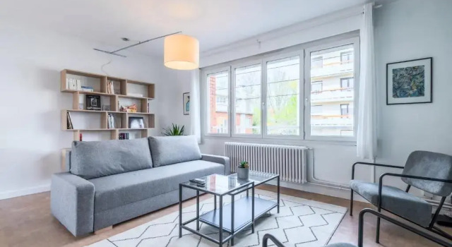 Апартаменты Lille - Superb bright and spacious 2 bedroom apartment with private parking