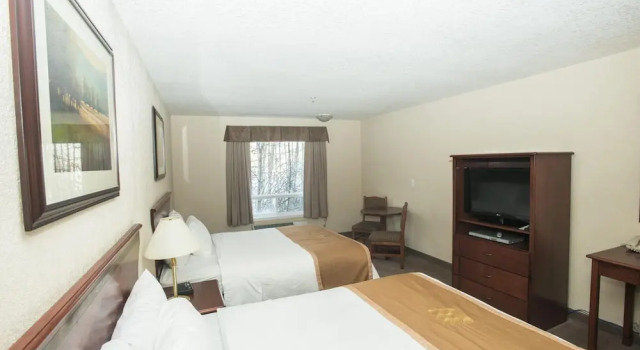 Номер Deluxe Lakeview Inns & Suites - Chetwynd