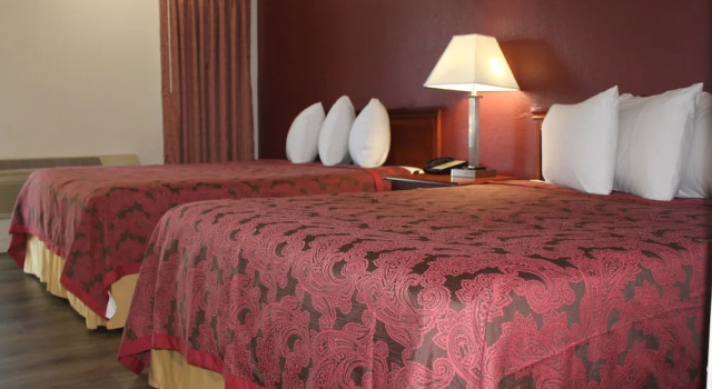Четырёхместный номер Standard Travel Inn Buford near Mall of Georgia