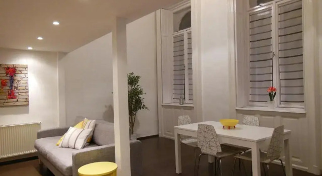 Апартаменты Kodaly Art Apartment