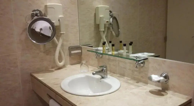 Четырёхместный номер Standard Abasto Hotel