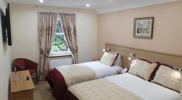 Трёхместный номер Deluxe Cumberland Hotel