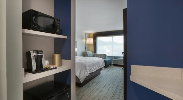 Двухместный номер Standard Holiday Inn Express Lake Park by IHG