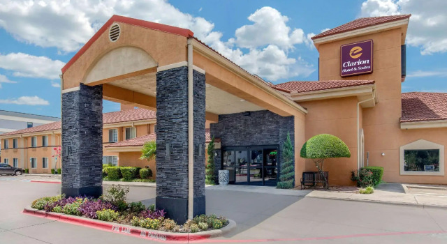 Номер Standard Clarion Inn & Suites DFW North