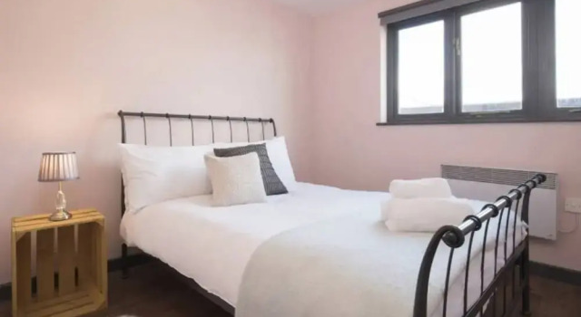 Contemporary 2 Bedroom Midland Mews Apartment, Varaa Huoneisto Asunnot kohteessa Merseyside, Huoneisto