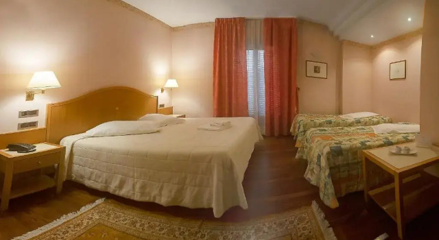 Standard- tredobbelt værelse Hotel Lory