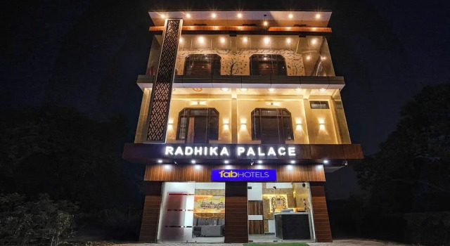 Fabhotel Radhika Palace