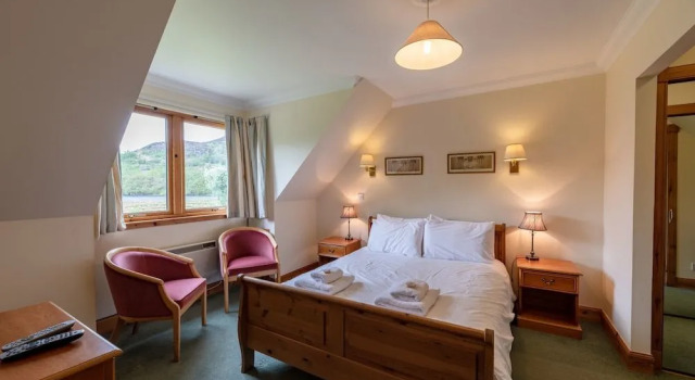 Capercaillie Cottage, Book Feriehus Hoteller i Scotland med parkering, Parkering