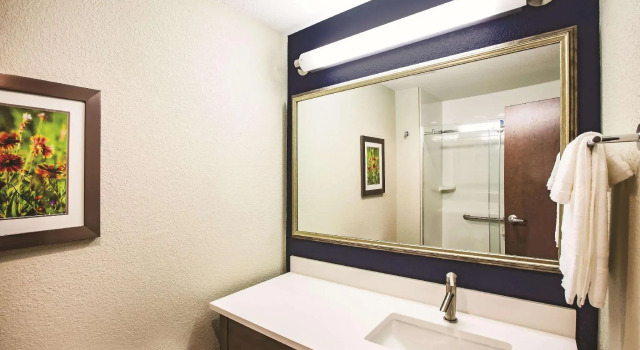 Двухместный люкс Deluxe La Quinta by Wyndham Wichita Northeast