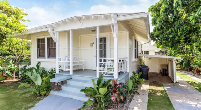 Upgraded 2br W/ Diamond Head Views - Walk To Beach 2 Bedroom Cottage, Varaa Lomakoti Honolulu Oahu