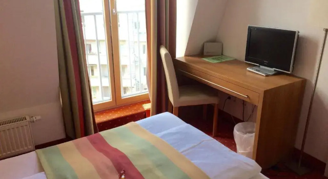 Standart tek kişilik oda Artemisia Berlin Frauenhotel
