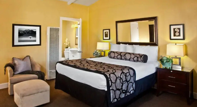Номер Standard Monterey Peninsula Inn