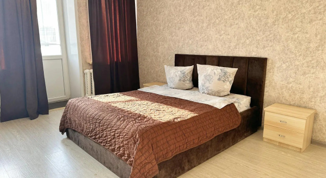 2-room apartment 126 Chkalova St., Prenota Appartamento The Central district 