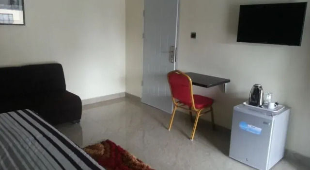 Queen Idia Suites, Prenota Hotel Hotel a Lagos con parcheggio, Parcheggio