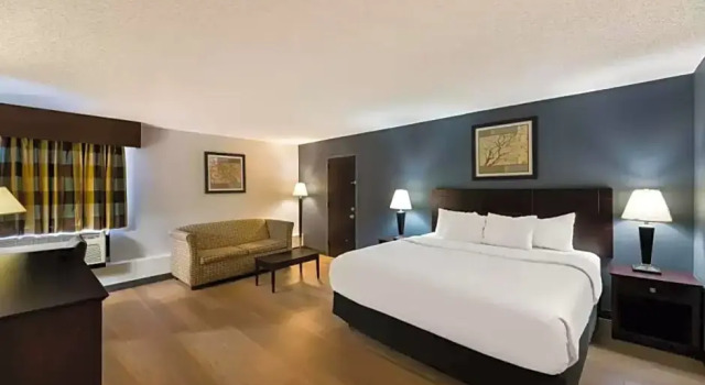 Люкс Clarion Hotel San Angelo near Convention Center