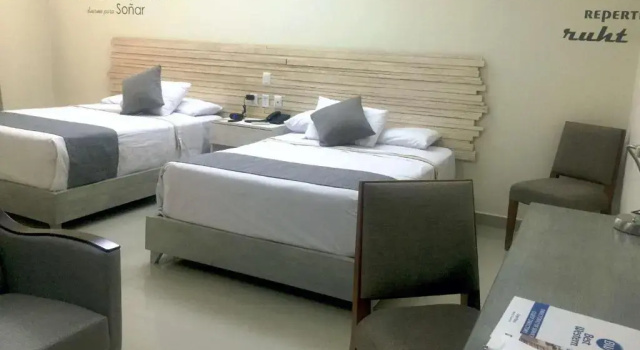 Четырёхместный семейный номер Standard Gran Plaza Hotel Centro Histórico