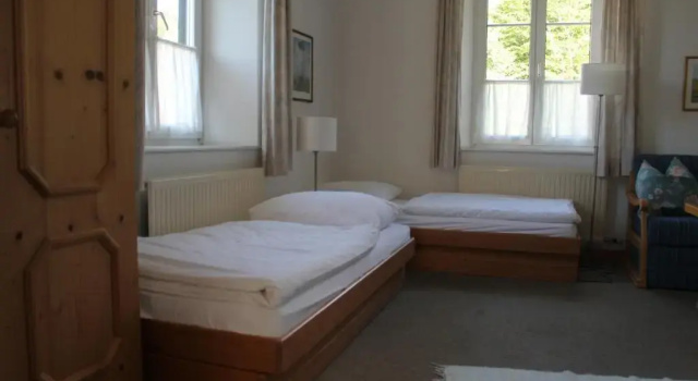 Villa Waldfrieden - Ferienwohnungen und -Haus, Reserva ahora Villa Hoteles en Das Blaue Land con aparcamiento, Aparcamiento