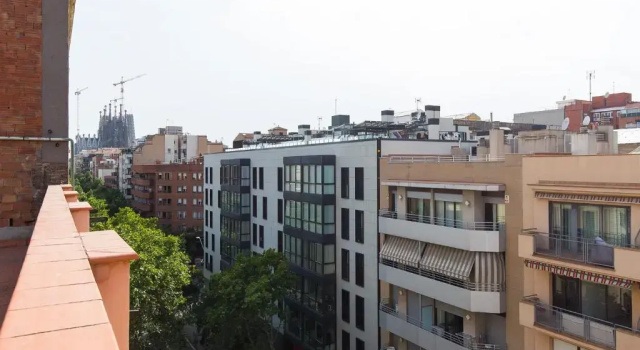 Lovely and Convenient Sagrada Familia Apartment
