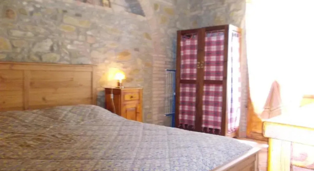 Casa Julia con giardino e piscina privati, Prenota Hotel Chianni Toscana