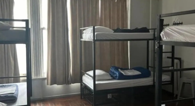 Кровать в общем номере The Cambie Hostel Gastown