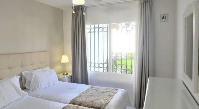 Quiet 2 bedroom apartment-Sleeps up to 6