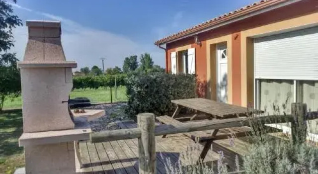 Au petit lieu-dit, Réserver Hôtel Anglade Gironde