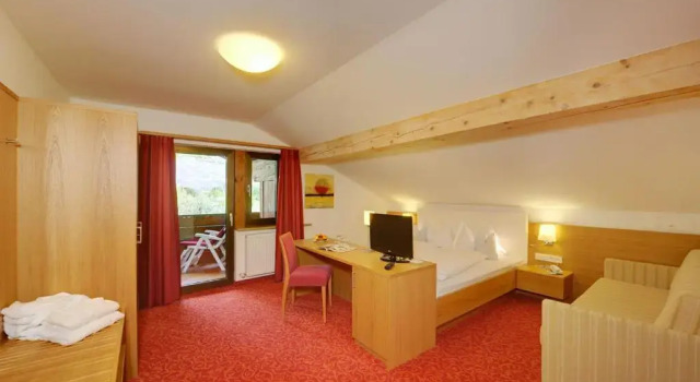 Двухместный номер Standard с балконом Hotel Laurin