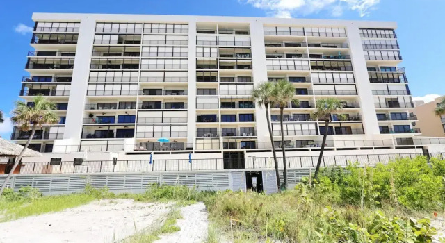 Ocean Sands 1-808, Забронировать Апартаменты/квартира Апартаменты Мадейра-Бич, рядом с The Church by the Sea, Апартаменты/квартира