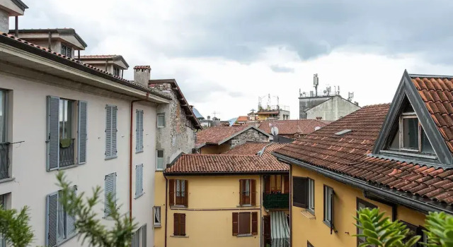 Apartment Near Lake Maggiore and Borromean Isles, Забронировать Апартаменты/квартира Отели Вербания с парковкой, рядом с Ботанические сады Виллы Таранто, Парковка