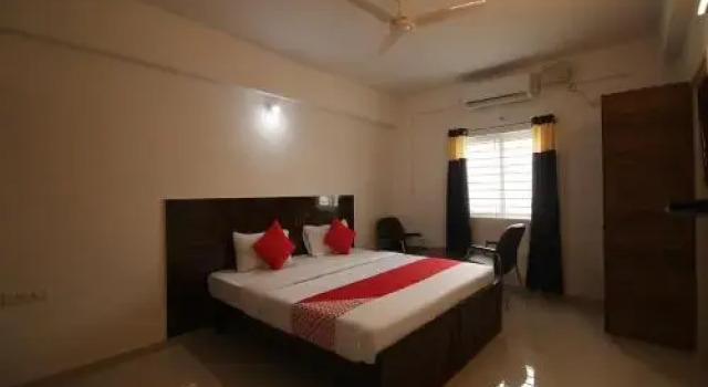 OYO 28285 Maruthi- Luxury Rooms