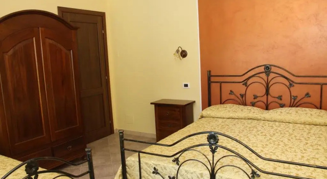 Agriturismo La Gemma del Parco, Book Hotel Hotels in Pollino with Parking, Parking