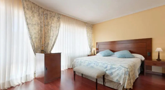 Полулюкс Tryp Nayade