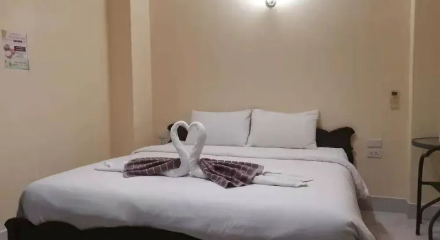 Qhkl Hotel