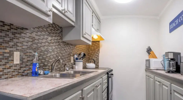 Апартаменты Main Street Downtown Apartments
