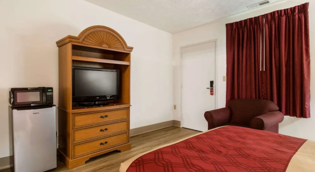 Двухместный номер Standard с балконом Econo Lodge Inn & Suites Lake Harmony - Pocono Mountains Area