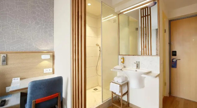 Номер Superior Holiday Inn Express Hyderabad Banjara Hills by IHG
