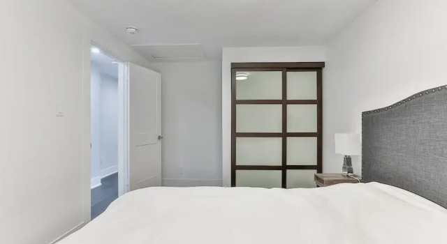 Коттедж Luxury QuickStay - Classy 5brm House in Vaughan