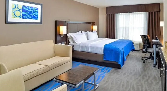 Полулюкс Holiday Inn Express Hotel & Suites St. Louis West-OFallon by IHG