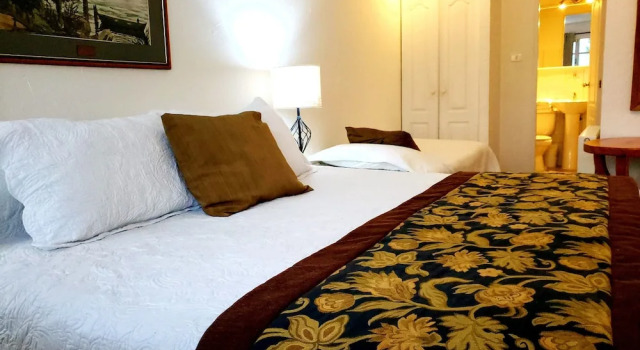Трёхместный семейный номер Standard с балконом Hotel Geronimo