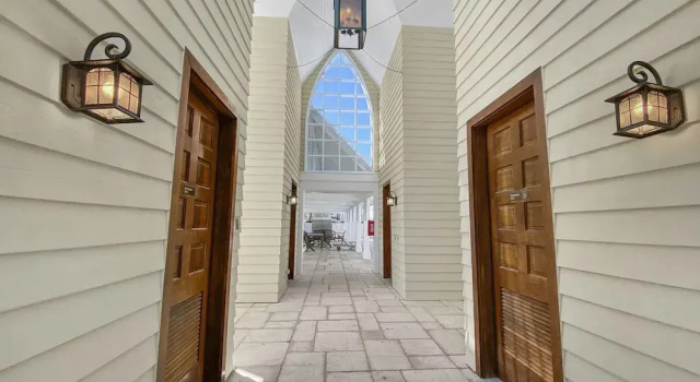 Magnolia Manor 5 Bedroom Home by RedAwning