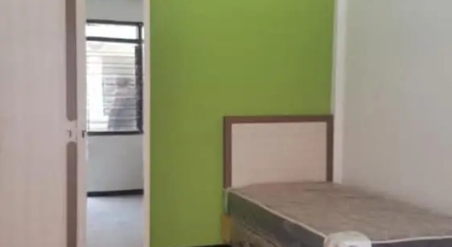 Kost Harian 86, Book Hotel Surabaya East Java, near University Of 17 Agustus 1945 Surabaya