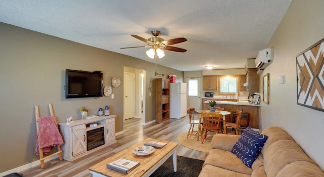 Апартаменты 'sacajawea Suite 1' w/ Deck in Heart of Medora!