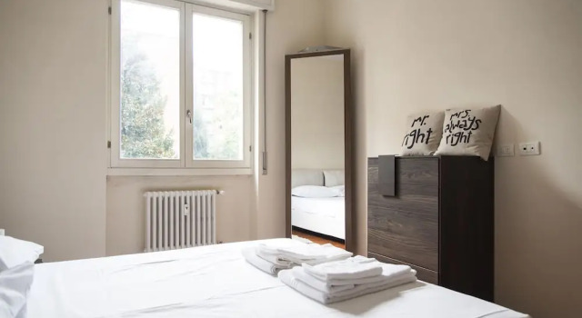2 Bedrooms Flat with Parking near Metro Stop, Buchen Sie Ferienwohnung Hotels in Niguarda mit Parkplatz, Parkplätze