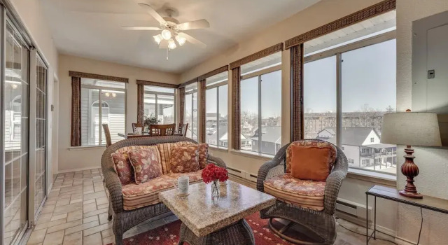 Walk to Branson Strip: Inviting Condo!, Забронировать Апартаменты/квартира Отели Table Rock Lake с парковкой, Парковка